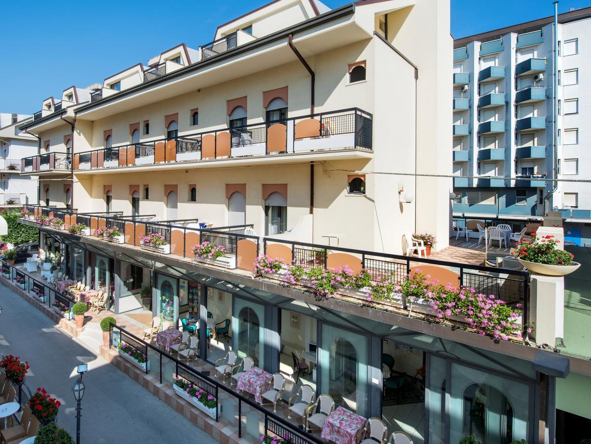 Hotel La Conchiglia เบลลาเรีย-อีเจอา มารีนา ภายนอก รูปภาพ