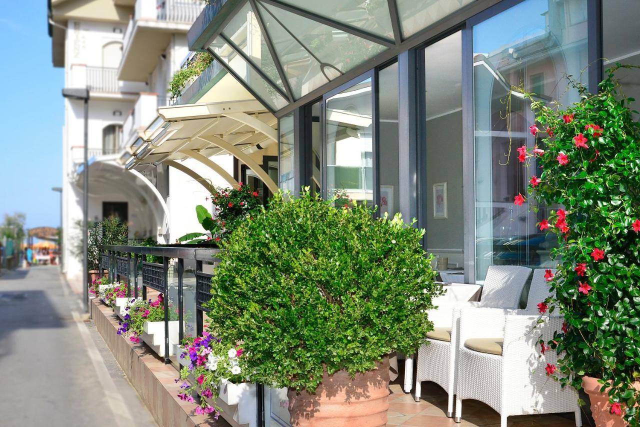 Hotel La Conchiglia เบลลาเรีย-อีเจอา มารีนา ภายนอก รูปภาพ